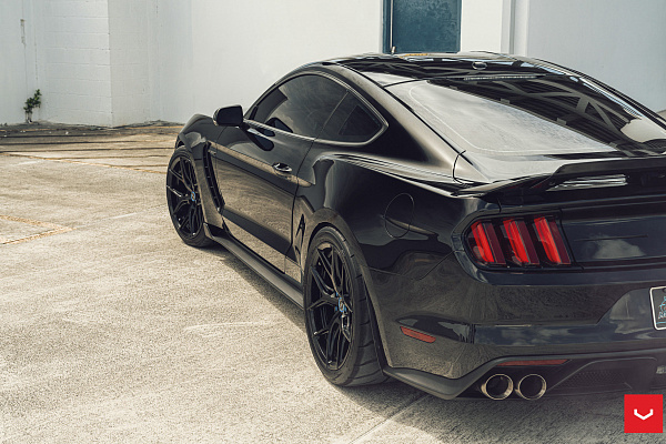 Фото дисков Vossen HF-5 Черный сатин на Ford Mustang VI
