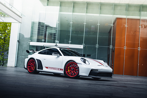 Фото дисков Brixton Forged PF10-RS Красный глянец на Porsche 911 VIII