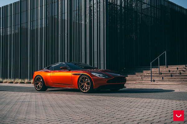 Фото дисков Vossen HF-5 Сатиновая бронза на Aston Martin DB11