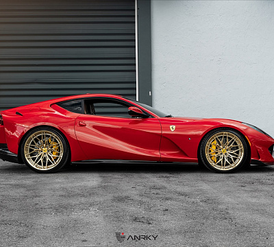 Фото дисков Anrky S2-X1 на Ferrari 812