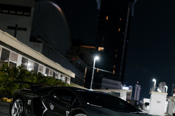 Фото дисков Brixton Forged NC01-R Серебро на Lamborghini Aventador