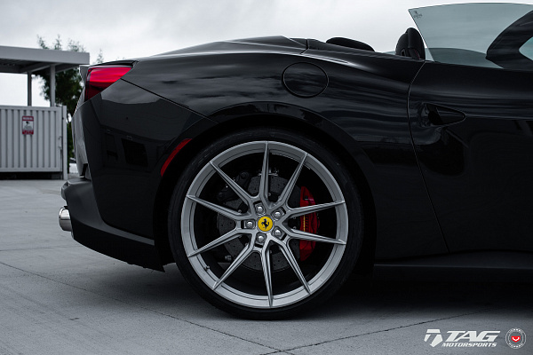 Фото дисков NOVITEC NF8 Серебро на Ferrari Portofino