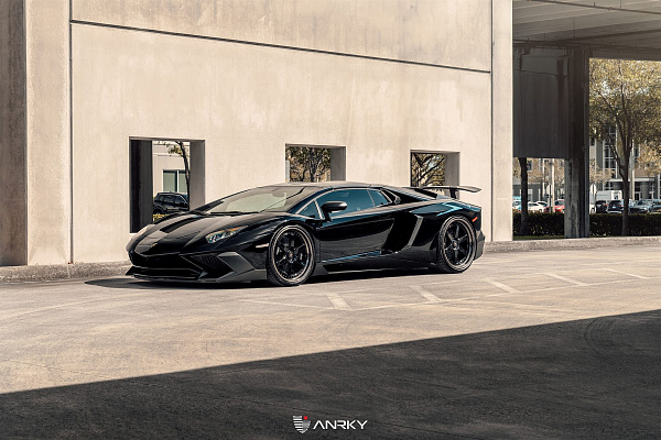 Фото дисков Anrky JDX-316 Черный глянец на Lamborghini Aventador