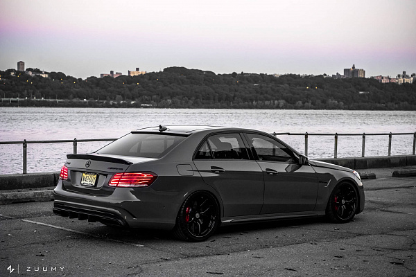 Фото дисков HRE R101 Черный глянец на Mercedes-Benz E-Class (W212, S212, C207)