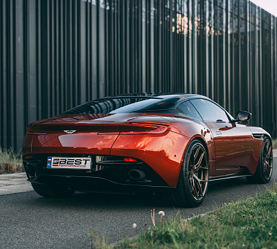Фото дисков Vossen HF-5 на Aston Martin DB11