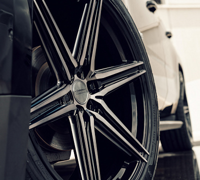 Фото дисков Vossen HF6-2 на Chevrolet Tahoe IV