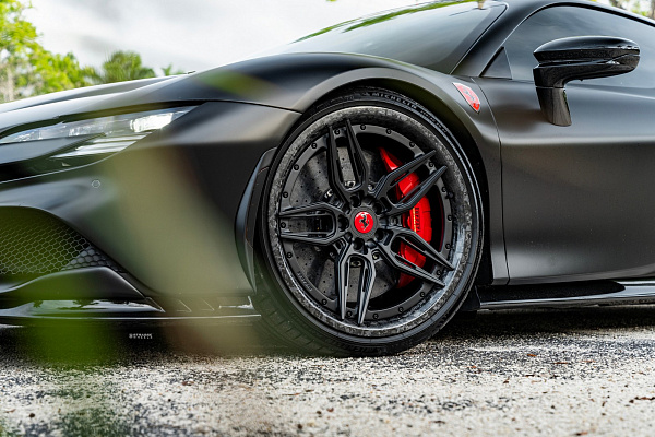 Фото дисков Strasse Wheels SV4-RS Deep Concave FS Черный сатин на Ferrari SF90