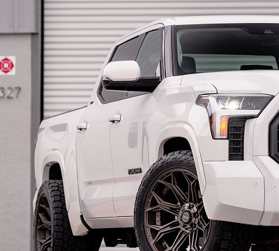Фото дисков 4PLAY 4P83 на Toyota Tundra III