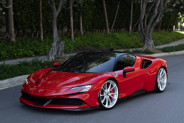 Фото дисков HRE P204 Глянцевый лак на Ferrari SF90