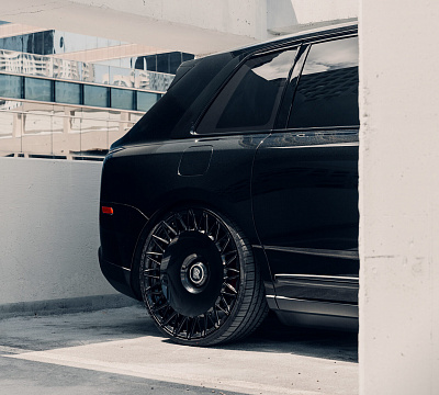 Фото дисков Vossen S17-18 на Rolls-Royce Cullinan