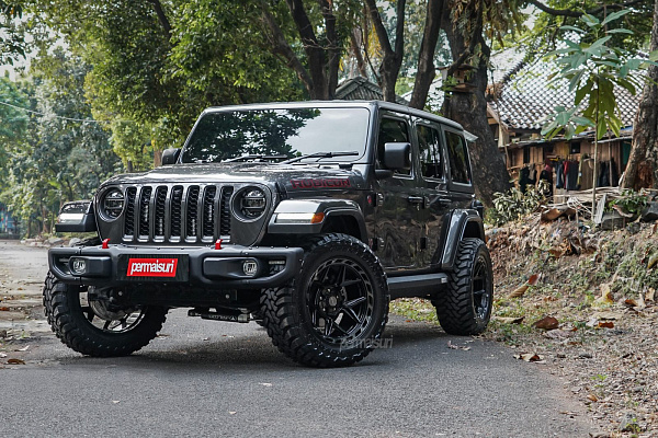 Фото дисков 4PLAY 4P55 Черный глянец на Jeep Wrangler IV (JL)