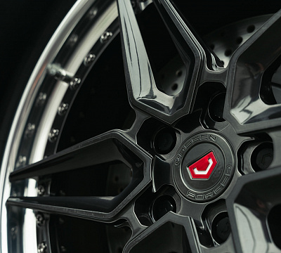 Фото дисков Vossen EVO-1 (3-Piece) на Chevrolet Corvette C8