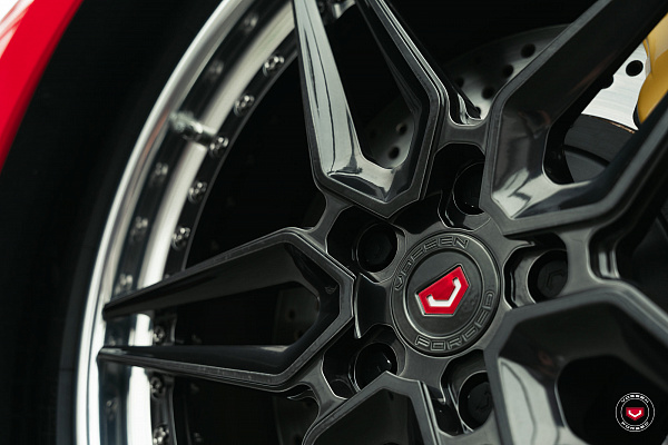 Фото дисков Vossen EVO-1 (3-Piece) Глянцевый графит на Chevrolet Corvette C8