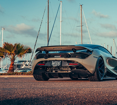 Фото дисков Brixton Forged PF7 на McLaren 720S