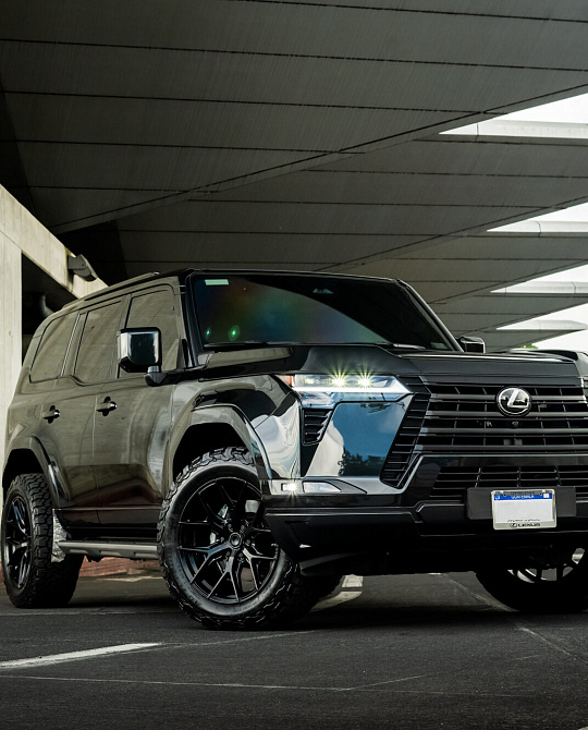 Фото дисков HF6-4 Черный глянец на Lexus GX III