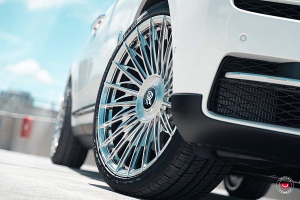 Фото дисков Vossen S17-15T Глянцевый лак на Rolls-Royce Cullinan