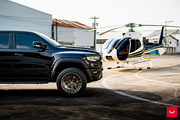 Фото дисков Vossen HFX-1 (6-Lug) Сатиновое темное золото на Ram 1500 V