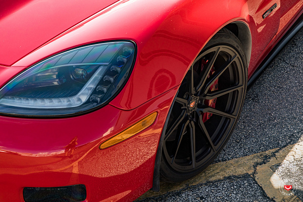 Фото дисков Vossen M-X2 Черный сатин на Chevrolet Corvette C6