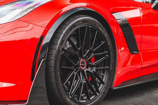 Фото дисков Brixton Forged VL4 Черный сатин на Chevrolet Corvette C7