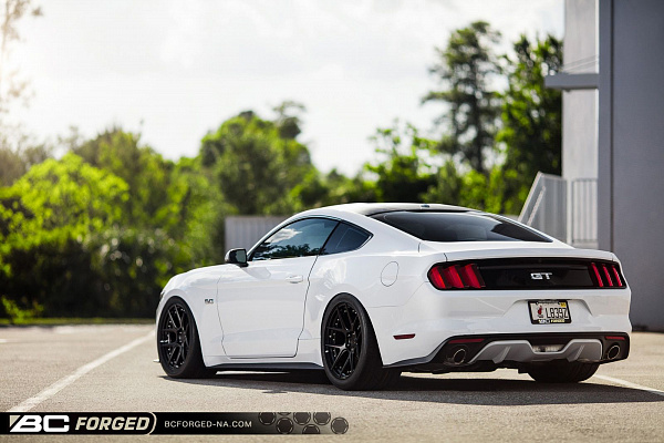 Фото дисков BC Forged HCS02 Черный матовый на Ford Mustang VI