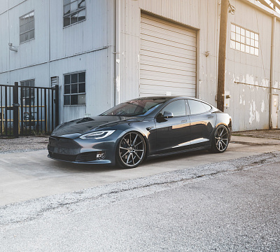 Фото дисков Vossen VFS-1 на Tesla Model S