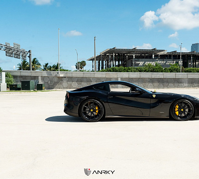 Фото дисков Anrky AN12 на Ferrari F12