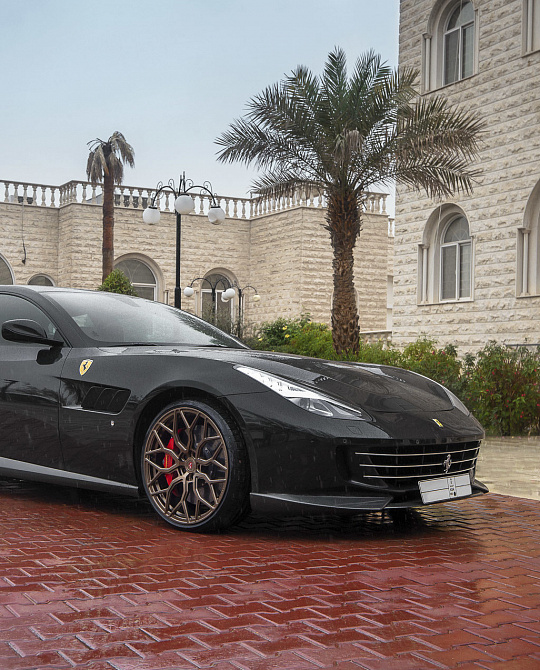 Фото дисков S17-01 Сатиновая бронза на Ferrari GTC4Lusso
