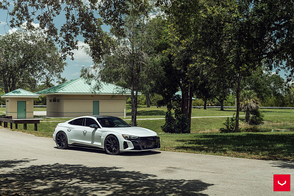 Фото дисков Vossen VFS-1 Черный сатин на Audi E-tron GT