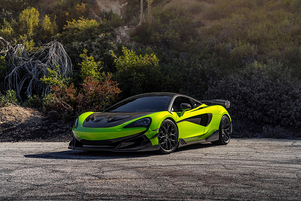 Фото дисков Brixton Forged PF14 R / RS Сатиновый темный лак на McLaren 600