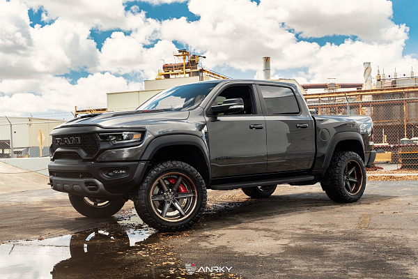 Фото дисков Anrky AN36-S Черный глянец на Ram 1500 V