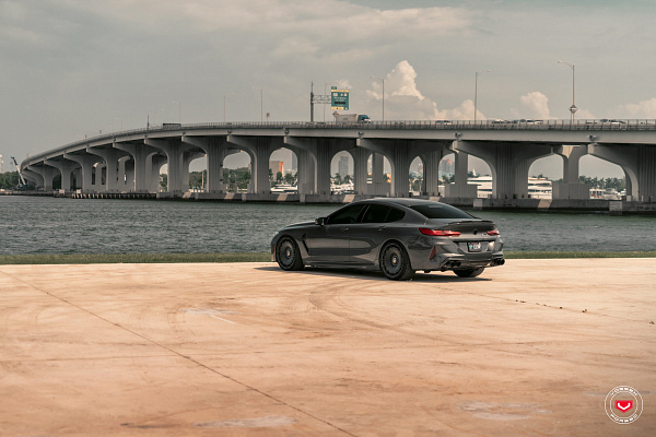 Фото дисков Vossen S21-13 Черный сатин на BMW 8/M8