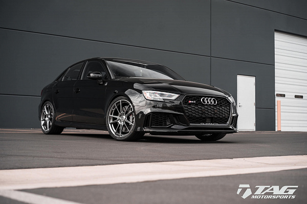 Фото дисков HRE FF04 Серебро на Audi A/S/RS 3 (8V)