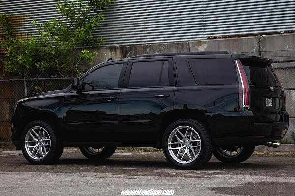 Фото дисков HRE P161 Глянцевый лак на Cadillac Escalade IV