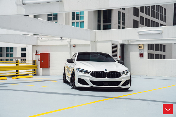 Фото дисков Vossen HF-5 Черный глянец на BMW 8/M8