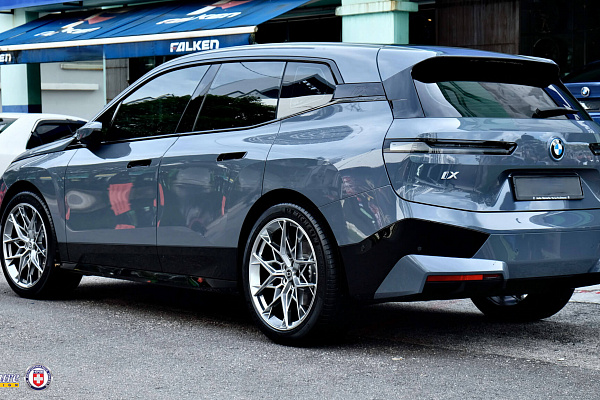 Фото дисков HRE FF10 Серебро на BMW iX
