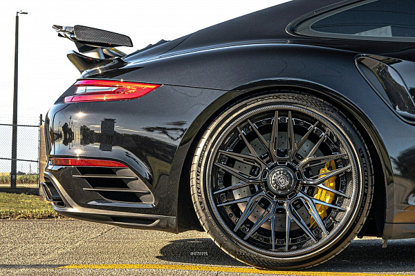 Фото дисков Strasse Wheels SV10M-RS Deep Concave FS Другой цвет на Porsche 911 VII