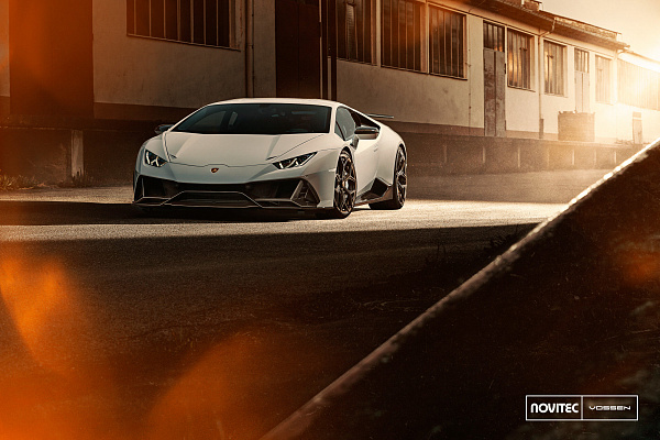 Фото дисков NOVITEC NL4 Сатиновый темный лак на Lamborghini Huracan