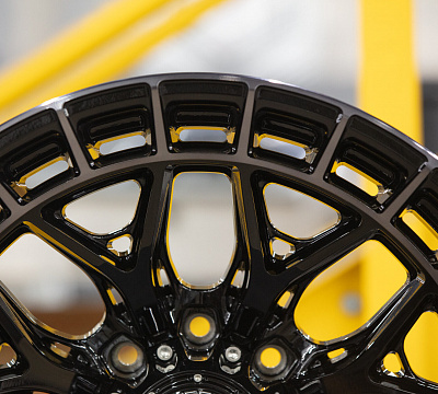 Vossen HFX-1 (8-Lug)