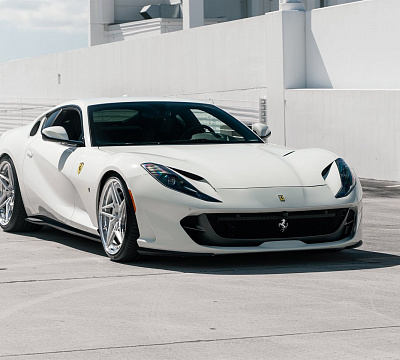Фото дисков Anrky S3-X3 на Ferrari 812