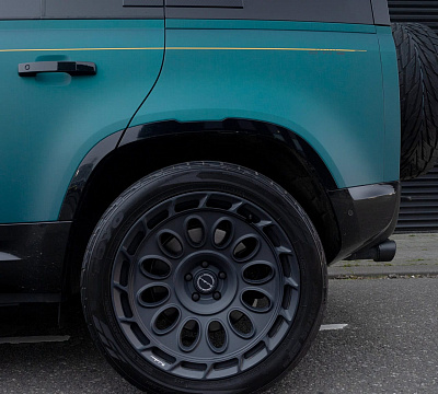 Фото дисков Brixton Forged TR21 AERO1 на Land Rover Defender II