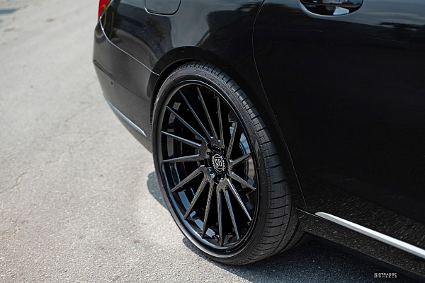 Фото дисков Strasse Wheels SV15T Deep Concave FS Другой цвет на Mercedes-Benz S-Class (W222, C217)