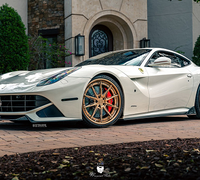 Фото дисков Strasse Wheels SV10-RS Deep Concave FS на Ferrari F12