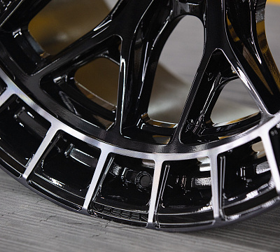 Vossen HFX-1 (8-Lug)