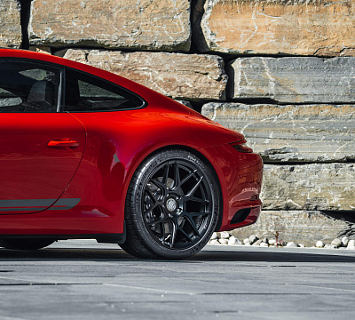 Фото дисков HRE FF01 на Porsche 911 VII
