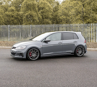 Фото дисков Bola FLX на Volkswagen Golf VII