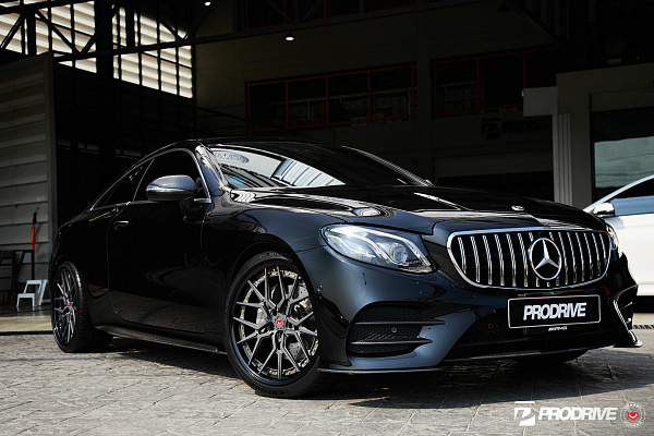 Фото дисков Vossen M-X3 (3-Piece) Сатиновый графит на Mercedes-Benz E-Class (W213, S213, C238)