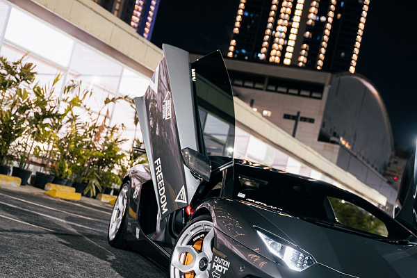 Фото дисков Brixton Forged NC01-R Серебро на Lamborghini Aventador