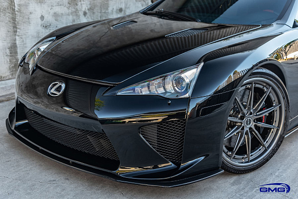 Фото дисков Brixton Forged R11-R Глянцевый графит на Lexus LFA