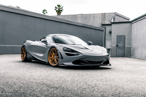 Фото дисков Brixton Forged PF10 Сатиновая медь на McLaren 720S