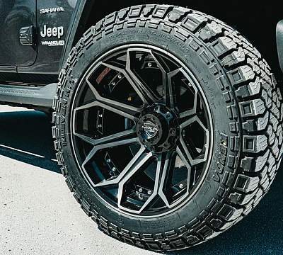 Фото дисков 4PLAY 4P80R на Jeep Wrangler IV (JL)